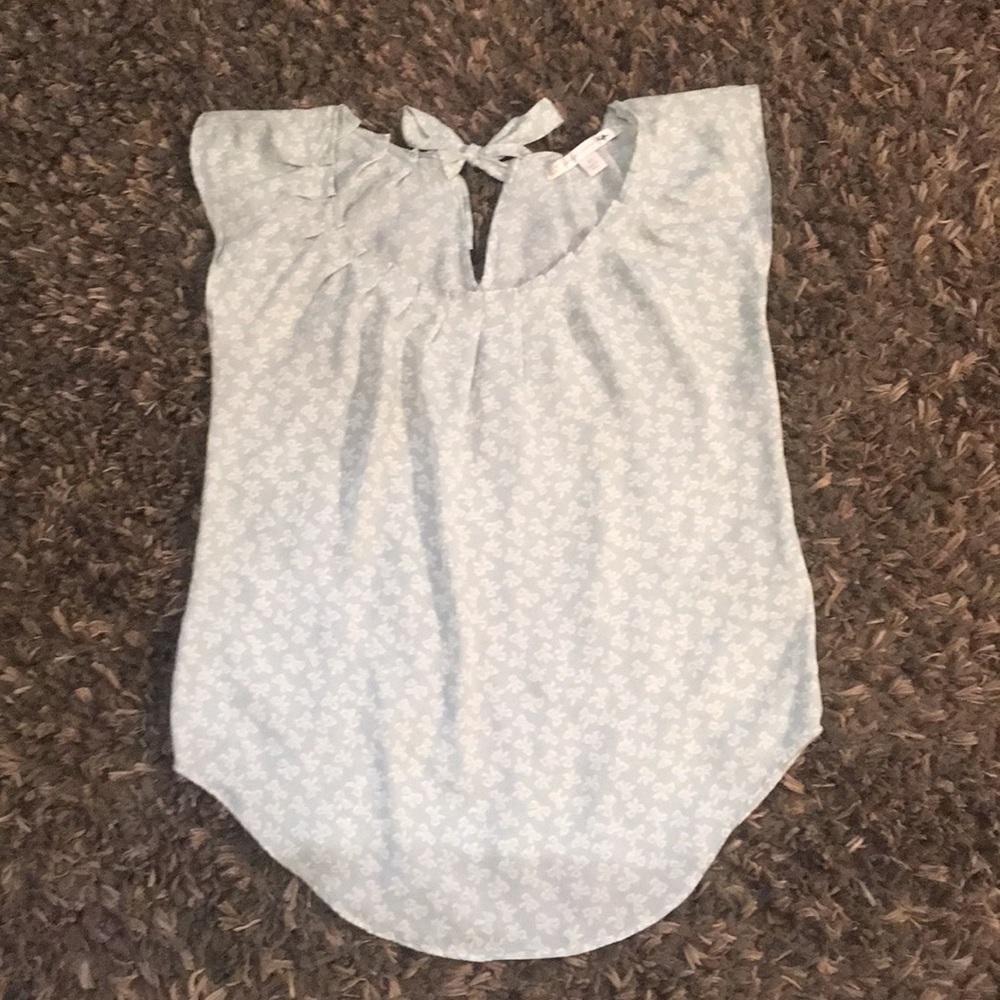 Short sleeved blouse
